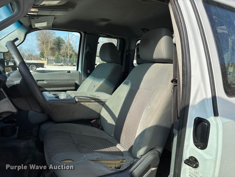 image for item EV3317 2012 Ford F250 Super Duty Extended Cab Utility Bed Pickup