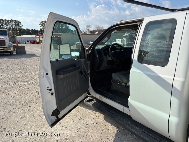 image for item EV3317 2012 Ford F250 Super Duty Extended Cab Utility Bed Pickup