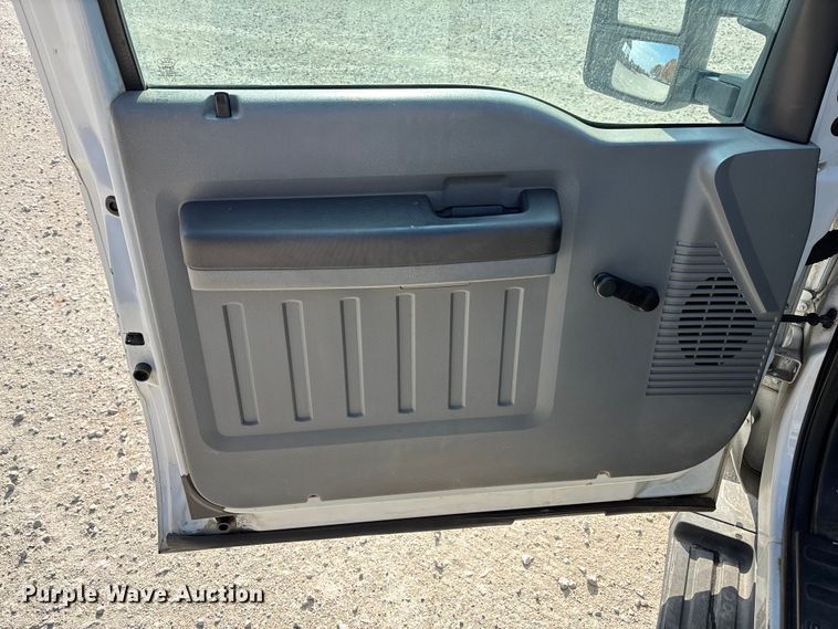 image for item EV3317 2012 Ford F250 Super Duty Extended Cab Utility Bed Pickup