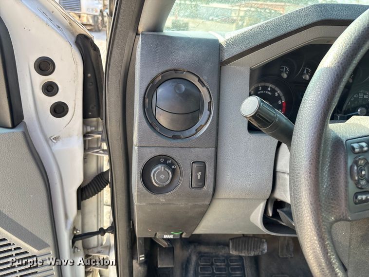 image for item EV3317 2012 Ford F250 Super Duty Extended Cab Utility Bed Pickup