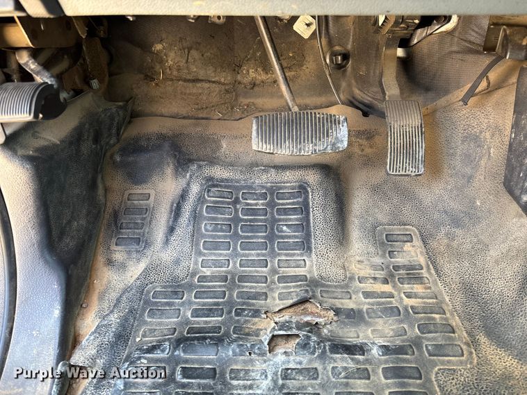 image for item EV3317 2012 Ford F250 Super Duty Extended Cab Utility Bed Pickup