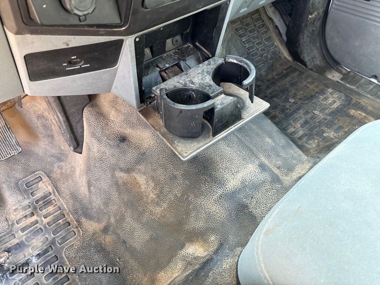 image for item EV3317 2012 Ford F250 Super Duty Extended Cab Utility Bed Pickup