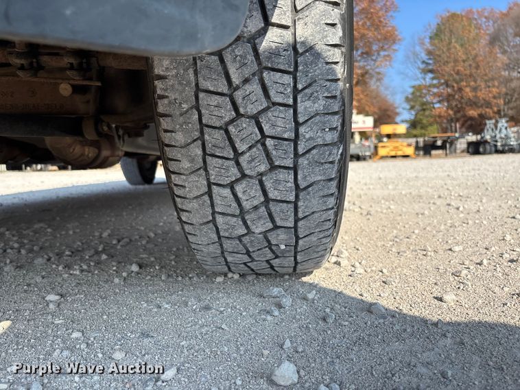 image for item EV3317 2012 Ford F250 Super Duty Extended Cab Utility Bed Pickup