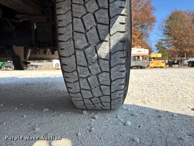 image for item EV3317 2012 Ford F250 Super Duty Extended Cab Utility Bed Pickup