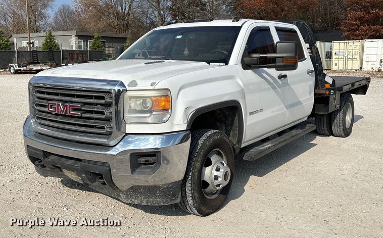 image for item EV3318 2015 GMC Sierra 3500 Crew Cab flatbed pickup truck