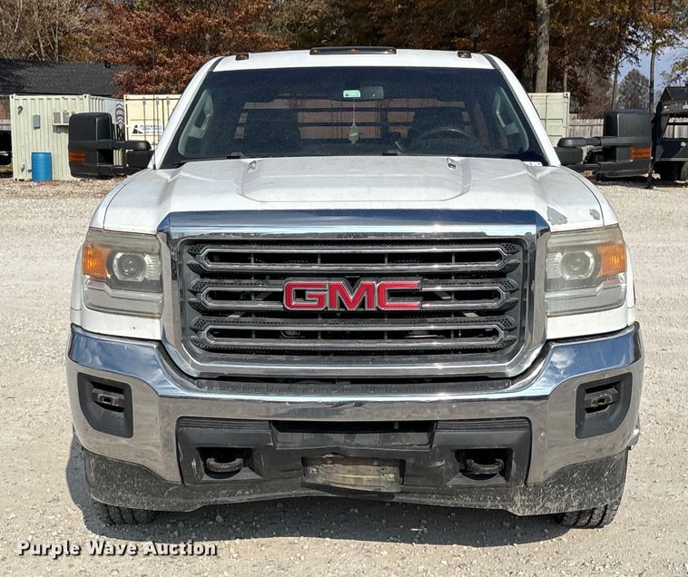 image for item EV3318 2015 GMC Sierra 3500 Crew Cab flatbed pickup truck