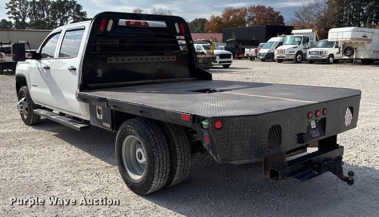 image for item EV3318 2015 GMC Sierra 3500 Crew Cab flatbed pickup truck