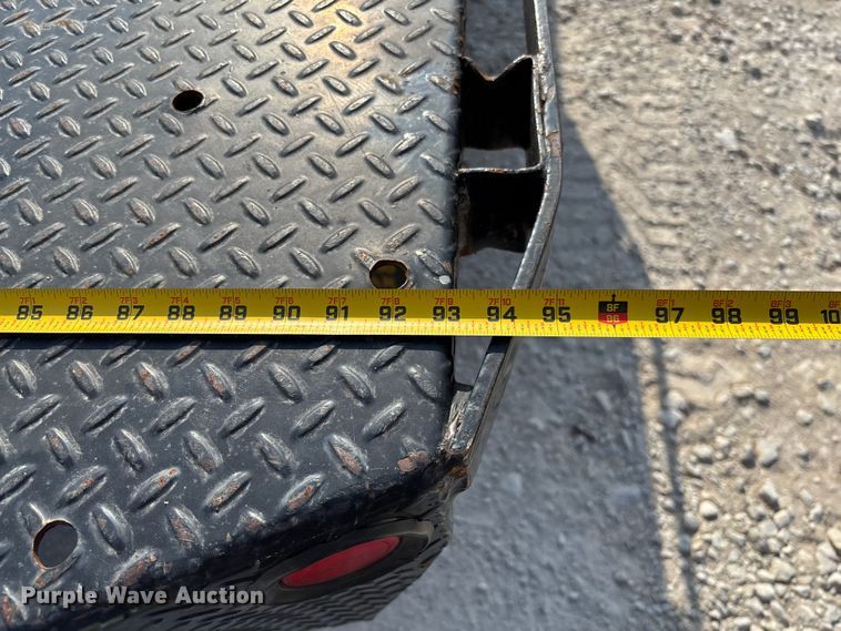 image for item EV3318 2015 GMC Sierra 3500 Crew Cab flatbed pickup truck