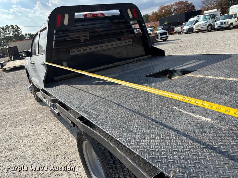 image for item EV3318 2015 GMC Sierra 3500 Crew Cab flatbed pickup truck