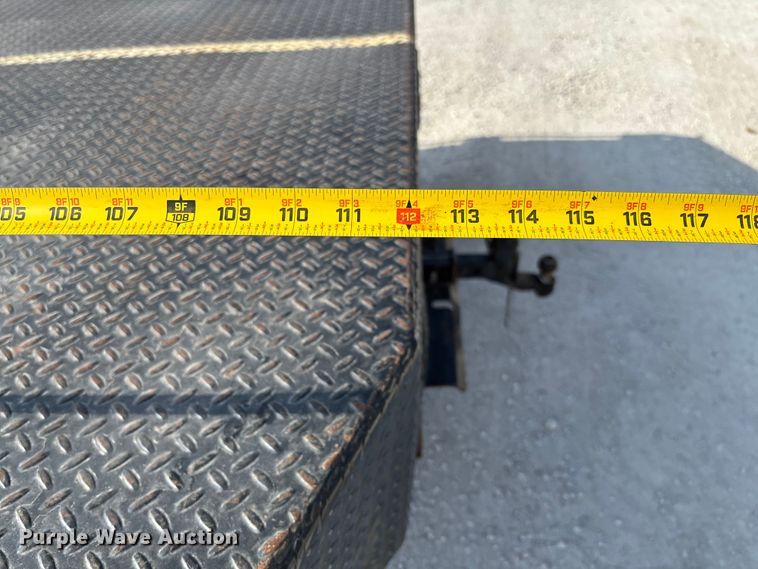 image for item EV3318 2015 GMC Sierra 3500 Crew Cab flatbed pickup truck