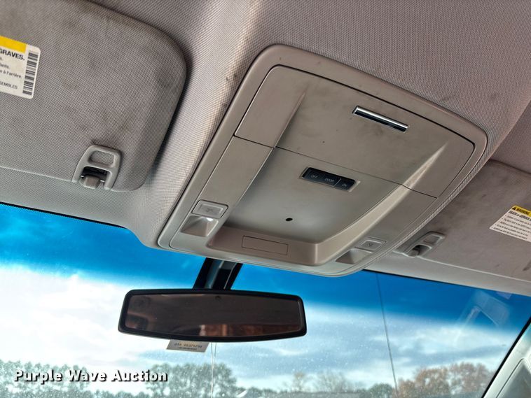 image for item EV3318 2015 GMC Sierra 3500 Crew Cab flatbed pickup truck