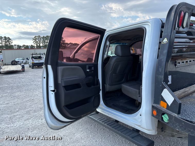 image for item EV3318 2015 GMC Sierra 3500 Crew Cab flatbed pickup truck