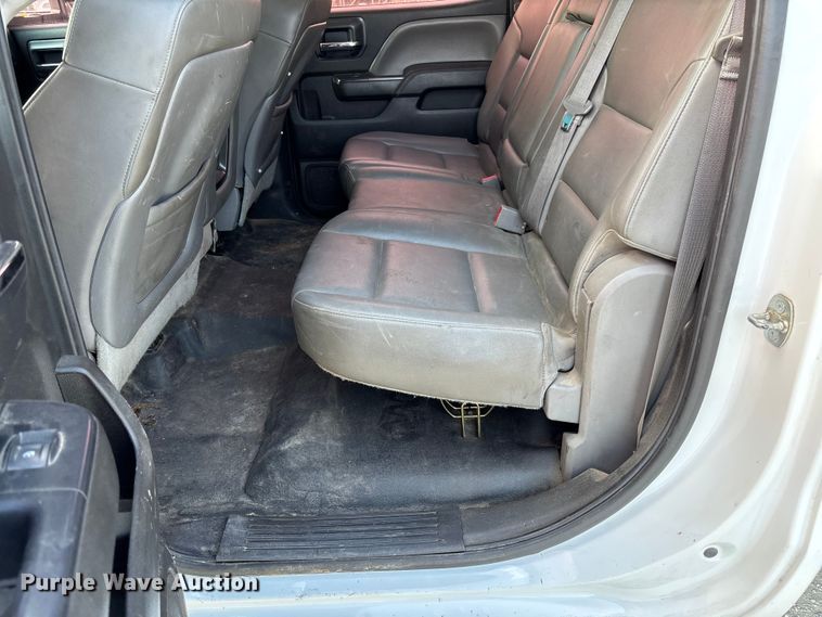 image for item EV3318 2015 GMC Sierra 3500 Crew Cab flatbed pickup truck