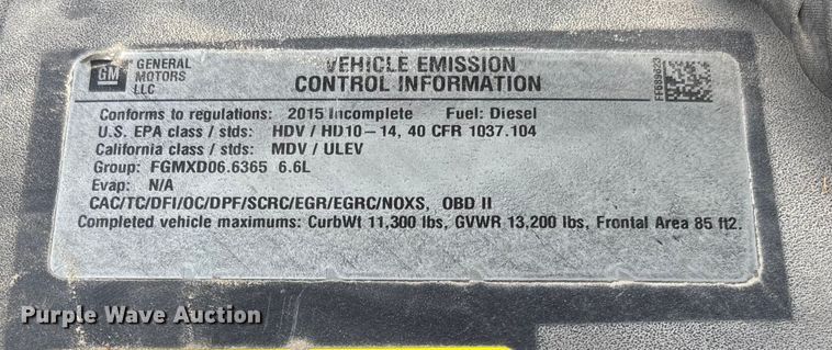 image for item EV3318 2015 GMC Sierra 3500 Crew Cab flatbed pickup truck