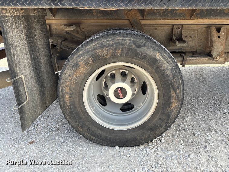 image for item EV3318 2015 GMC Sierra 3500 Crew Cab flatbed pickup truck