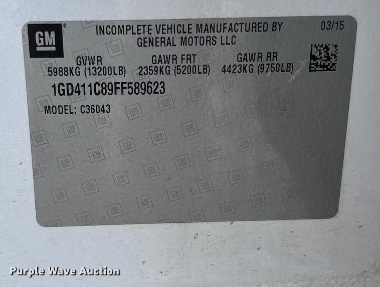 image for item EV3318 2015 GMC Sierra 3500 Crew Cab flatbed pickup truck