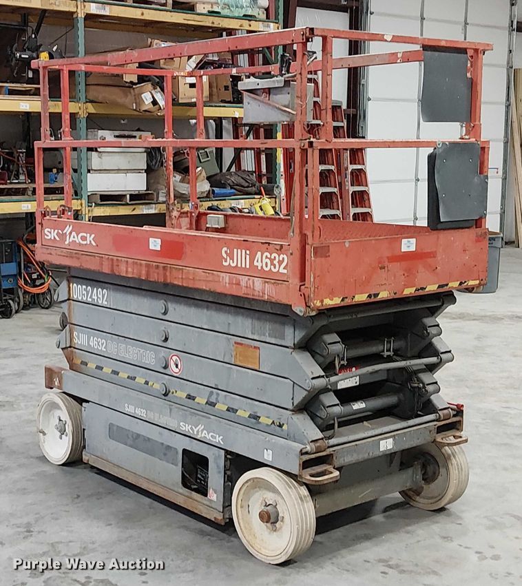image for item FB4526 SkyJack SJIII 4632 scissor lift