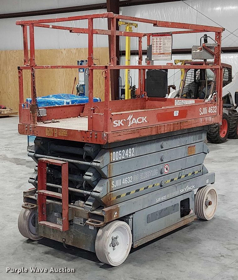 image for item FB4526 SkyJack SJIII 4632 scissor lift