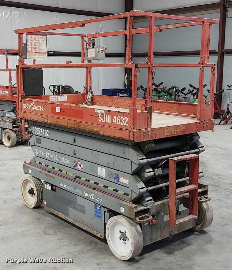 image for item FB4526 SkyJack SJIII 4632 scissor lift