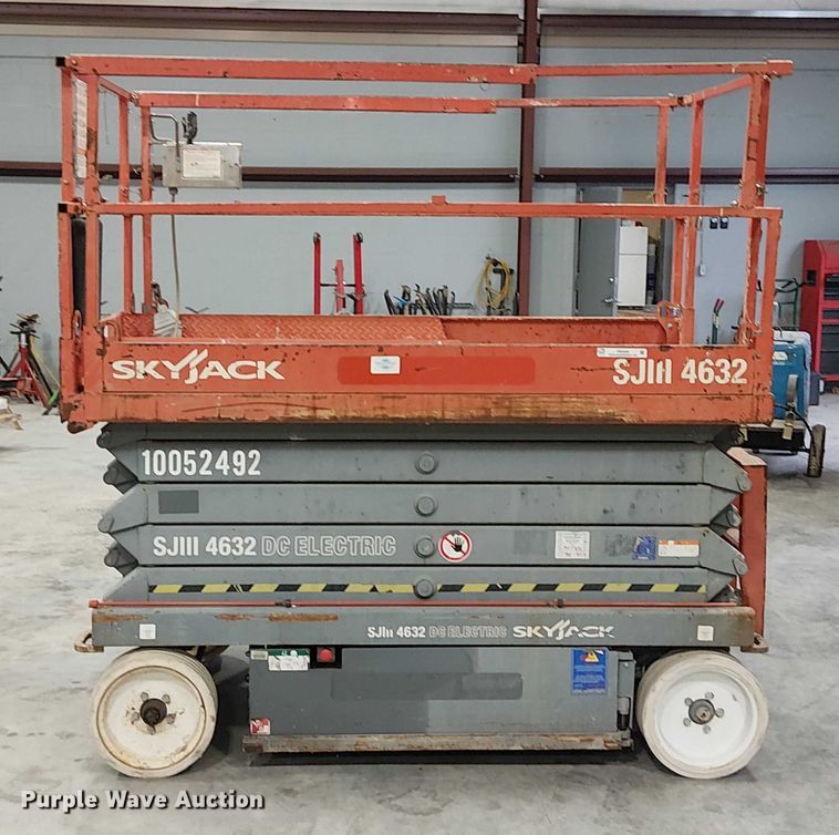 image for item FB4526 SkyJack SJIII 4632 scissor lift