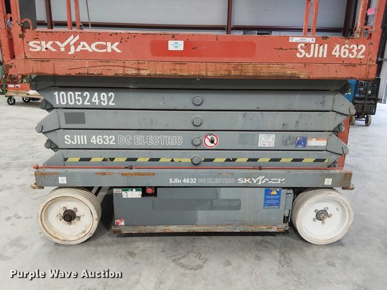 image for item FB4526 SkyJack SJIII 4632 scissor lift