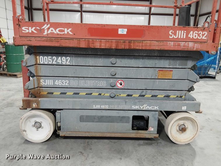image for item FB4526 SkyJack SJIII 4632 scissor lift
