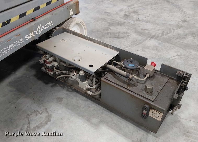image for item FB4526 SkyJack SJIII 4632 scissor lift