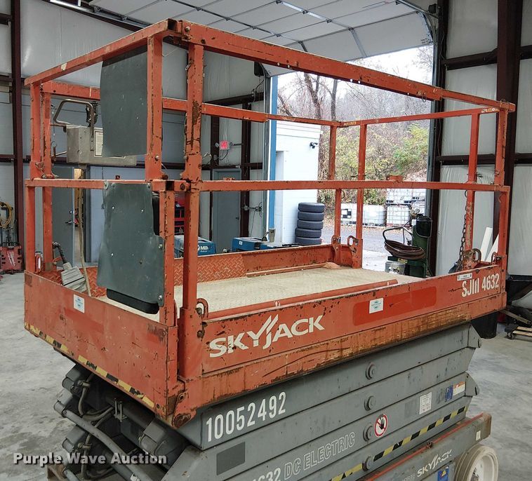 image for item FB4526 SkyJack SJIII 4632 scissor lift