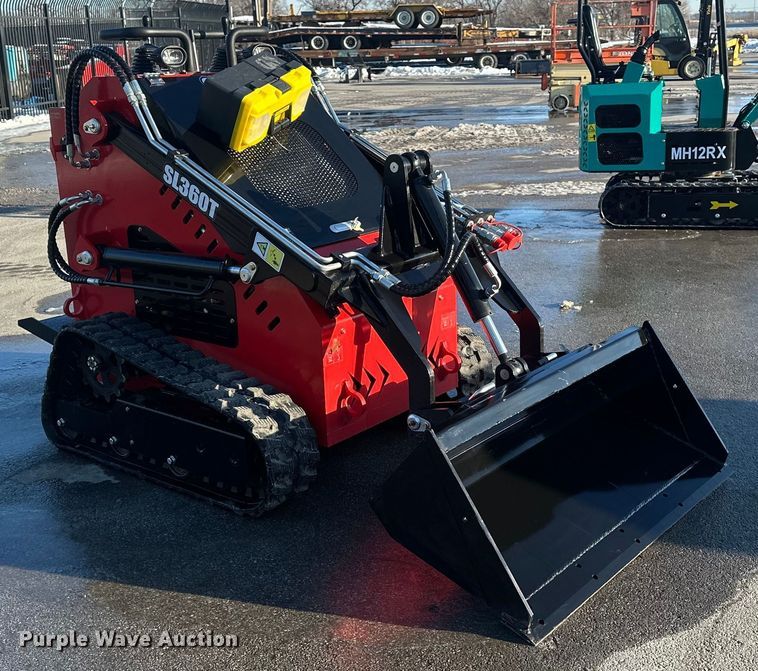 image for item FG1511 GIYI 360T compact utility loader