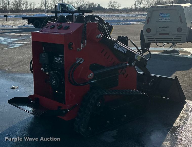 image for item FG1511 GIYI 360T compact utility loader