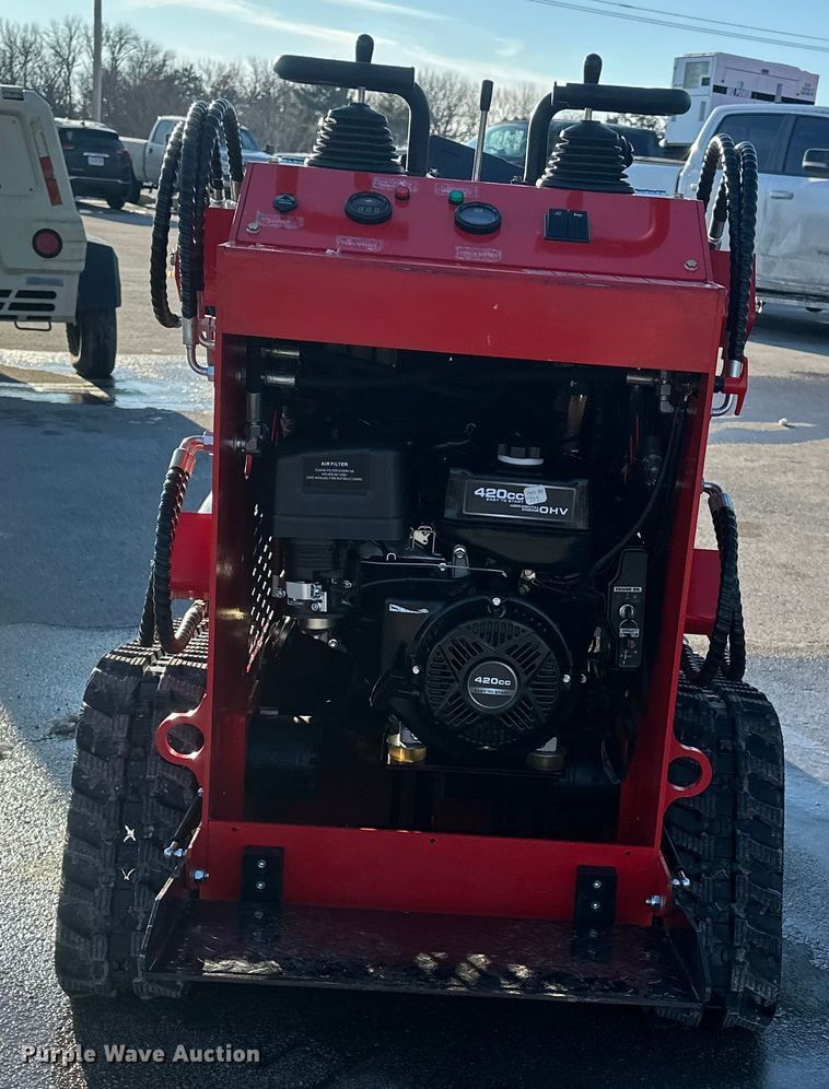 image for item FG1511 GIYI 360T compact utility loader