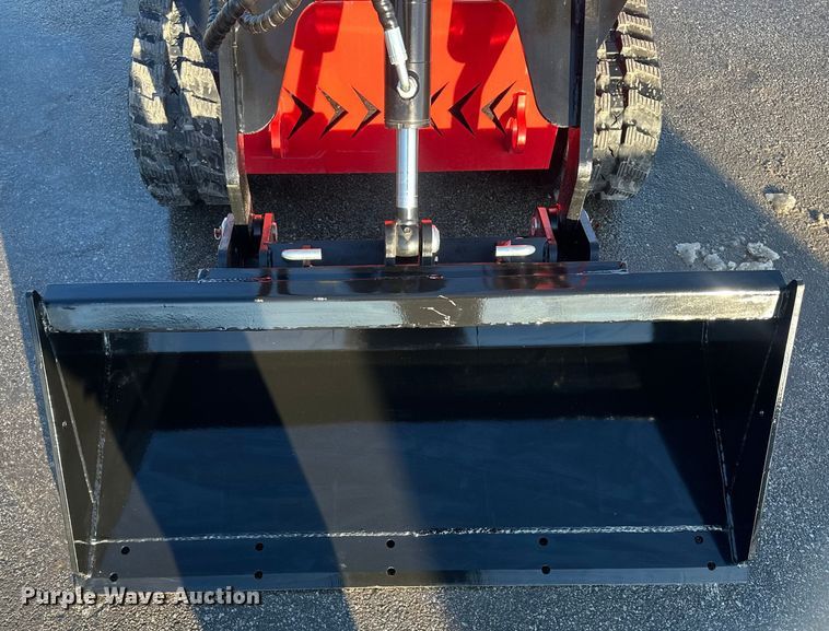 image for item FG1511 GIYI 360T compact utility loader