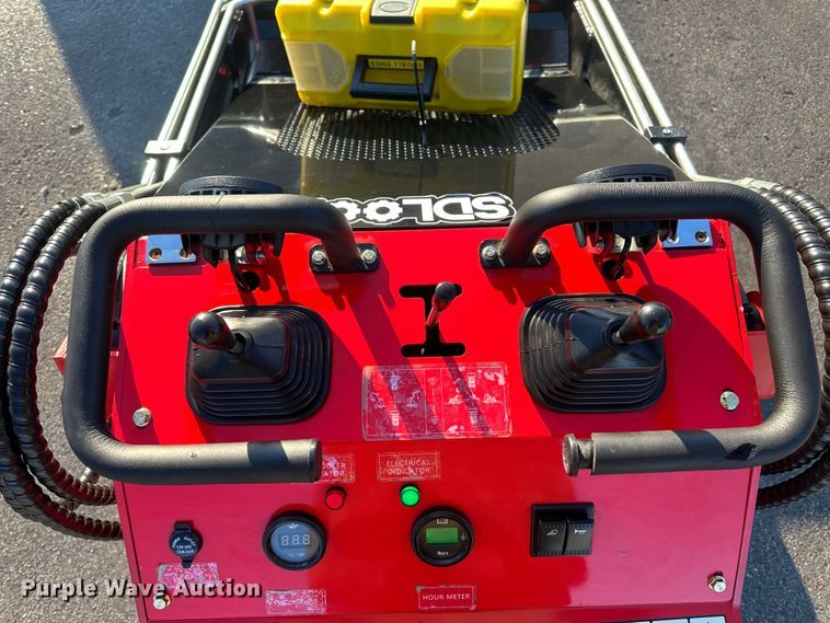 image for item FG1511 GIYI 360T compact utility loader