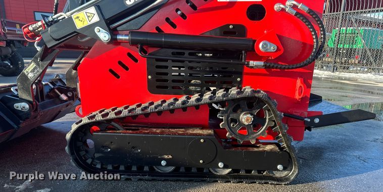 image for item FG1511 GIYI 360T compact utility loader