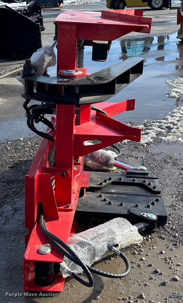 image for item FG1513 GIYI TS29 skid steer tree shear