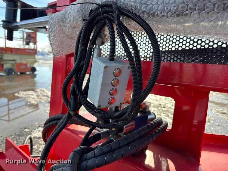 image for item FG1513 GIYI TS29 skid steer tree shear