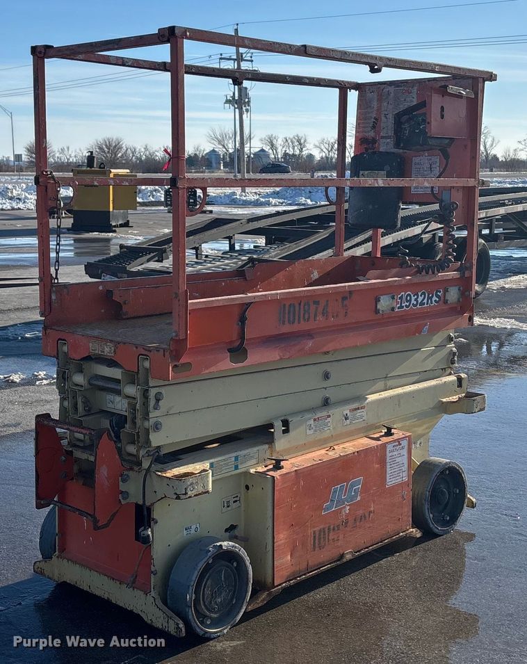 image for item FG1515 2016 JLG 1932RS scissor lift