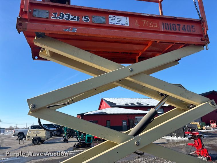 image for item FG1515 2016 JLG 1932RS scissor lift