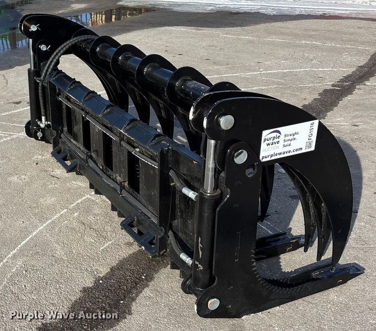 image for item FG1516 GIYI CLG72 skid steer grapple bucket