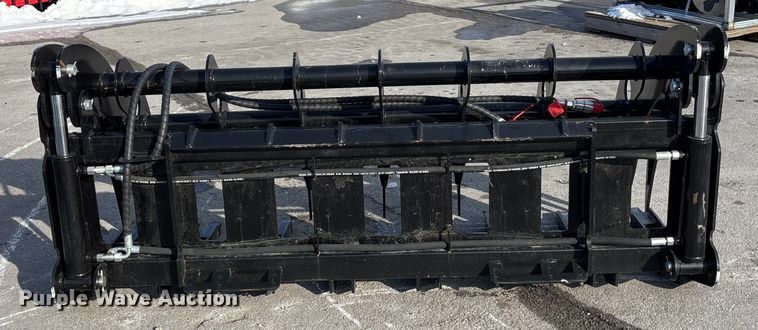 image for item FG1516 GIYI CLG72 skid steer grapple bucket