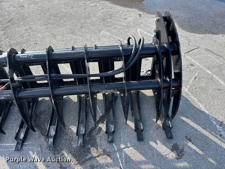 image for item FG1516 GIYI CLG72 skid steer grapple bucket