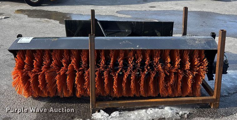 image for item FG1520 GIYI SE61 skid steer broom