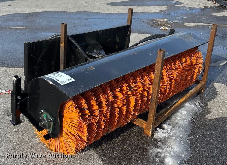 image for item FG1520 GIYI SE61 skid steer broom