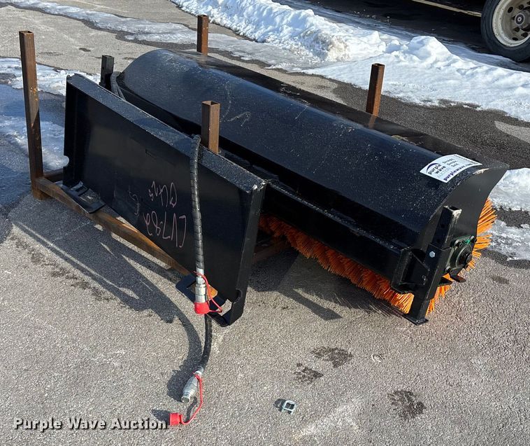 image for item FG1520 GIYI SE61 skid steer broom