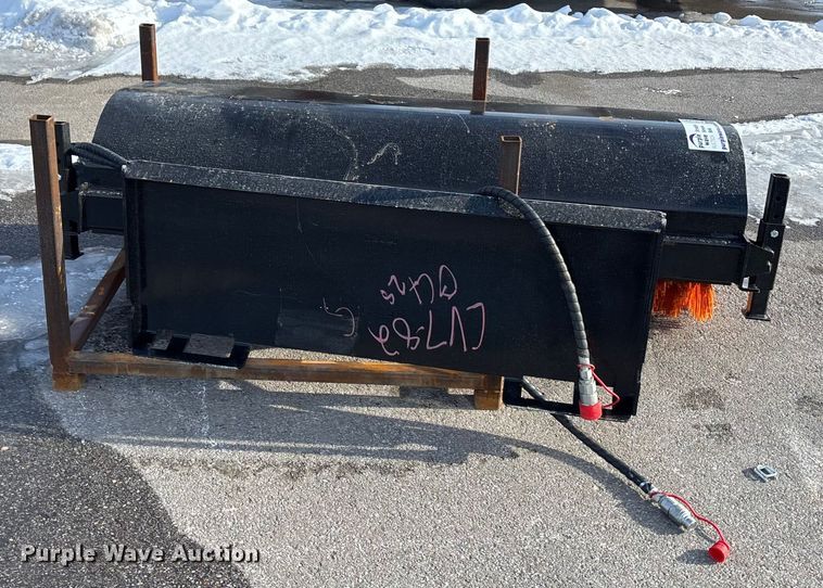 image for item FG1520 GIYI SE61 skid steer broom