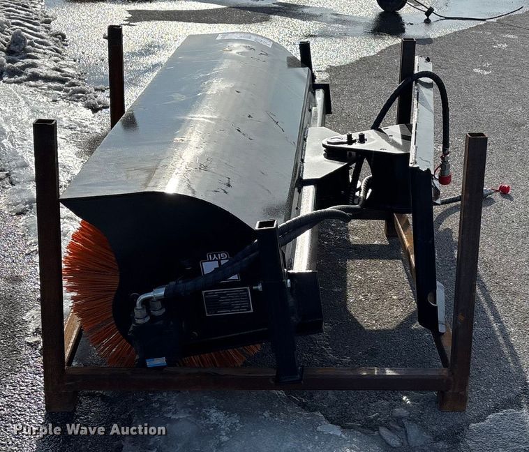 image for item FG1520 GIYI SE61 skid steer broom