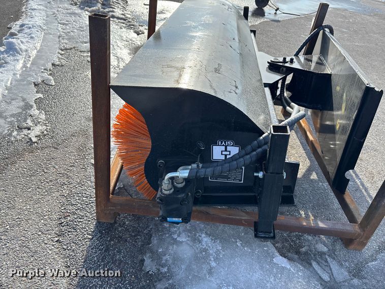 image for item FG1520 GIYI SE61 skid steer broom