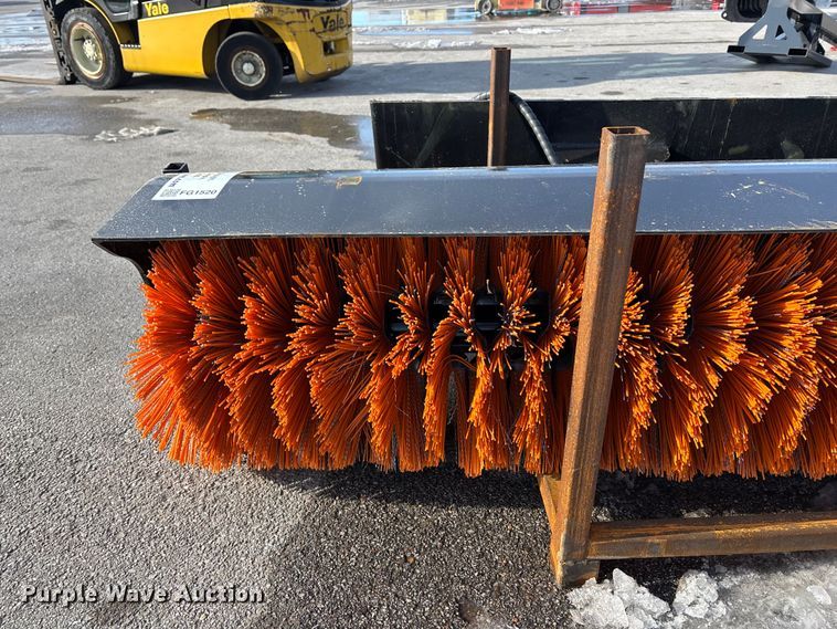image for item FG1520 GIYI SE61 skid steer broom