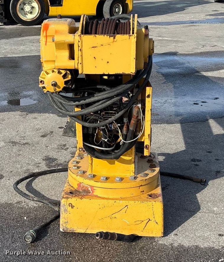 image for item FG1522 IMT 5016 crane