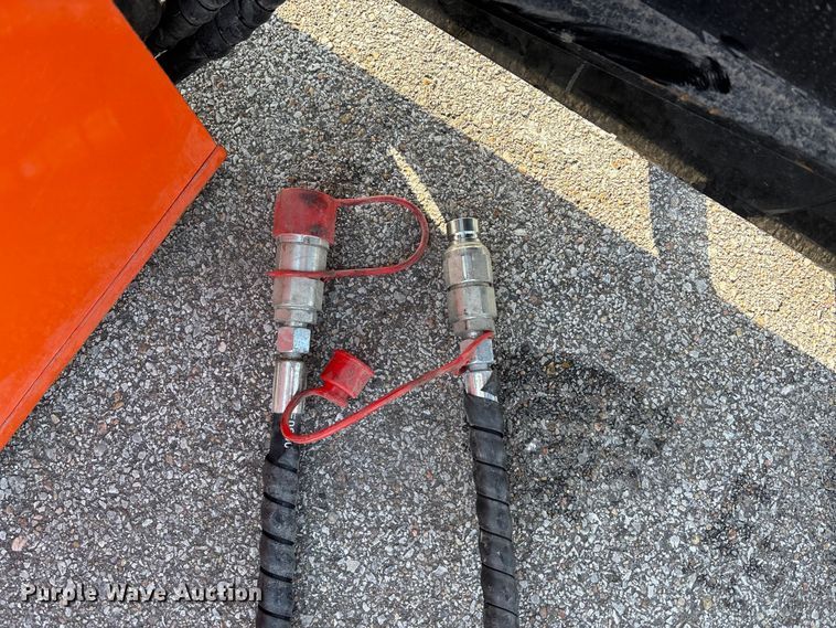 image for item FG1523 GIYI HLS25 skid steer log splitter